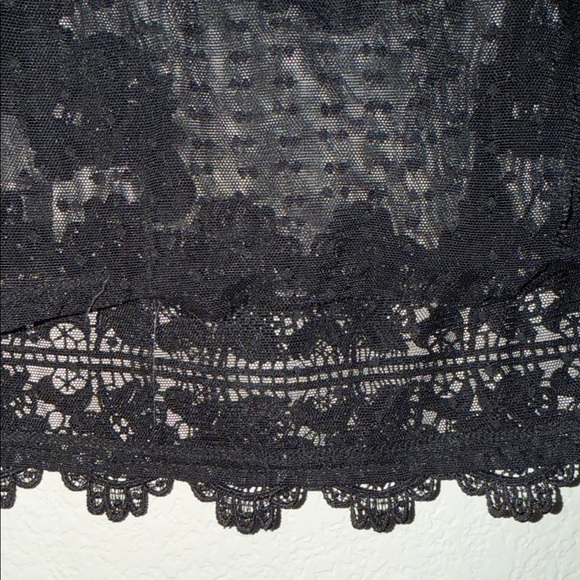 Forever 21 Black Sheer Lace long sleeve cropped Blouse - Picture 6 of 7